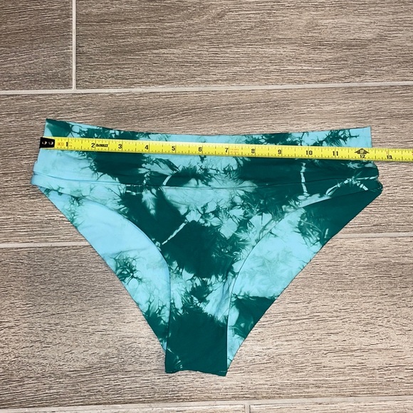 Frankies Bikinis x FP - green tie dye -  SM & XS - Picture 2 of 10
